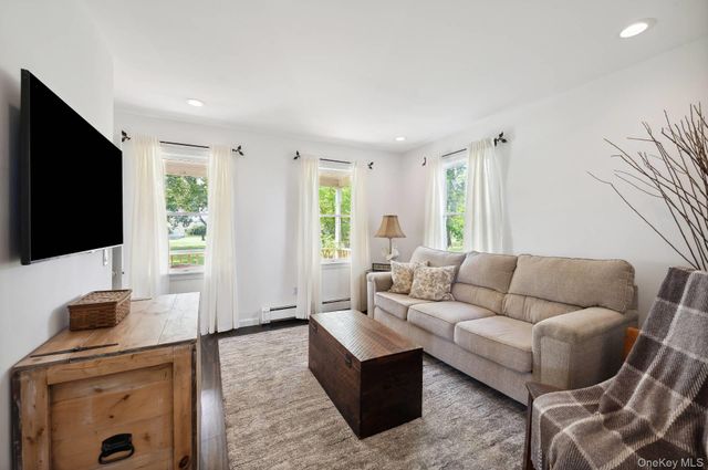 2600 Oregon Road, Mattituck, NY 11952