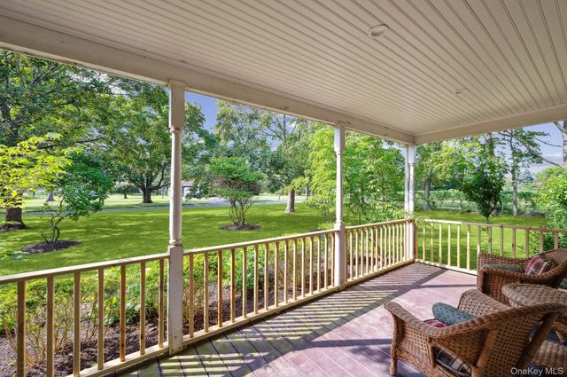 2600 Oregon Road, Mattituck, NY 11952