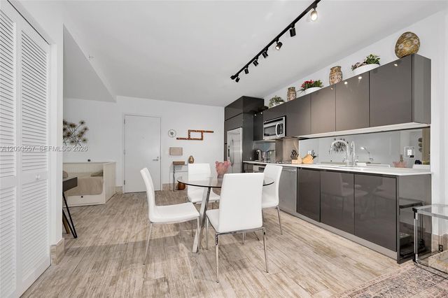 31 SE 6th Street 304, Miami, FL 33131