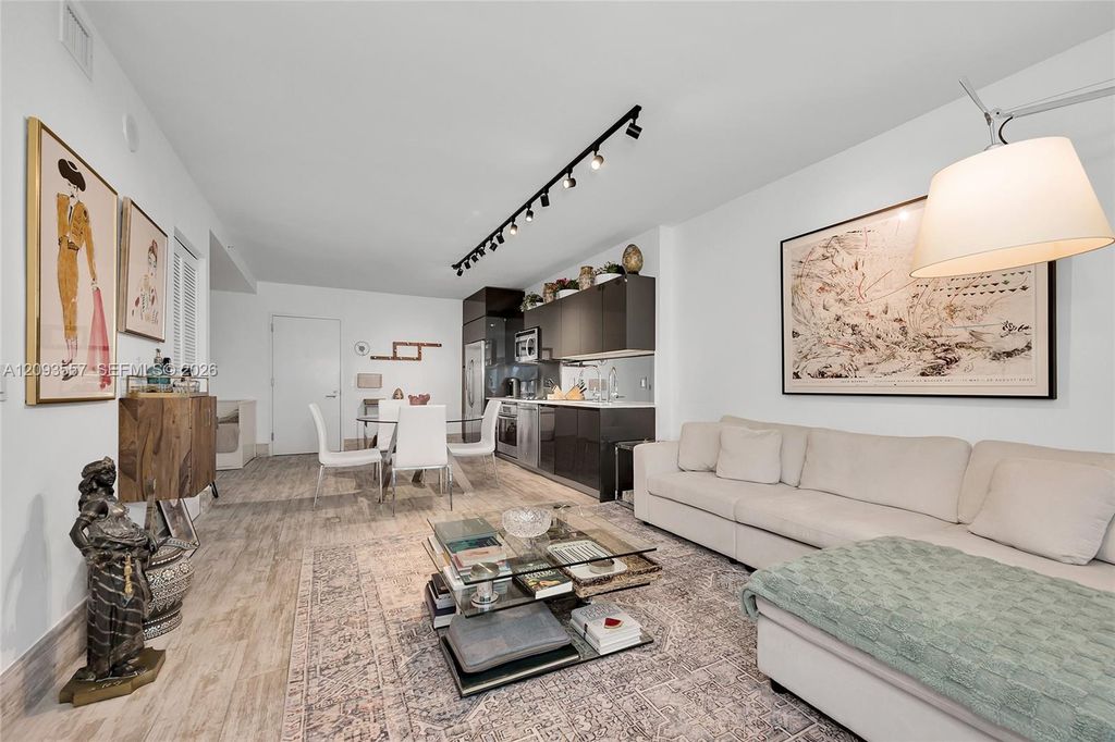 31 SE 6th Street 304, Miami, FL 33131