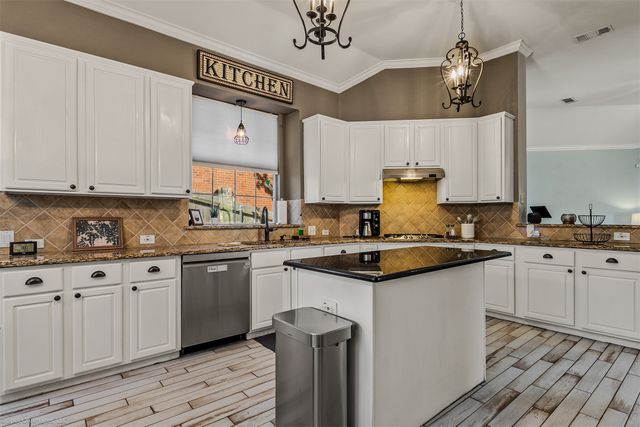 5344 Lake Mead Trail, Fort Worth, TX 76137