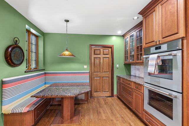465 Dundee Road, Glencoe, IL 60022