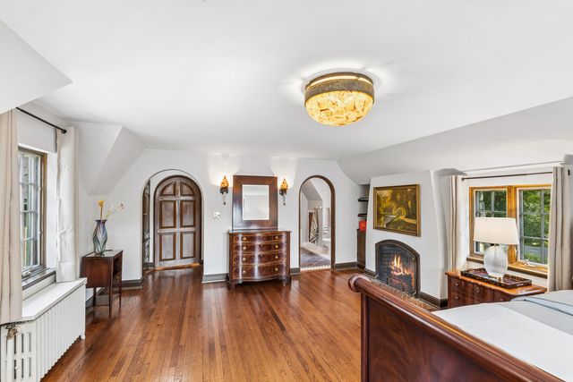 465 Dundee Road, Glencoe, IL 60022