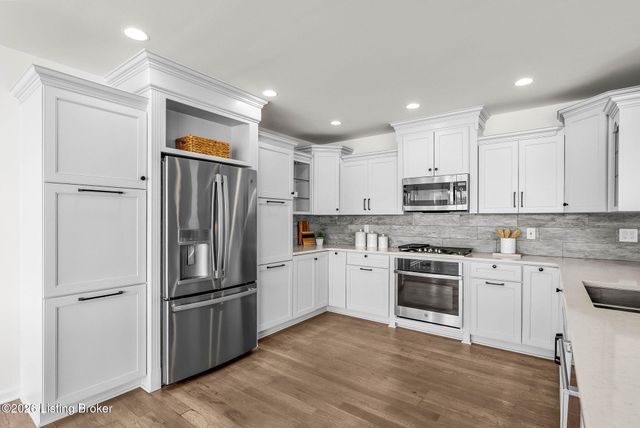 1726 Riverside Dr, Prospect, KY 40059