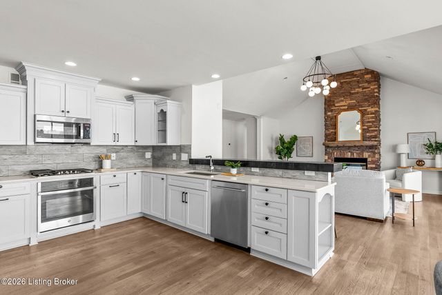 1726 Riverside Dr, Prospect, KY 40059