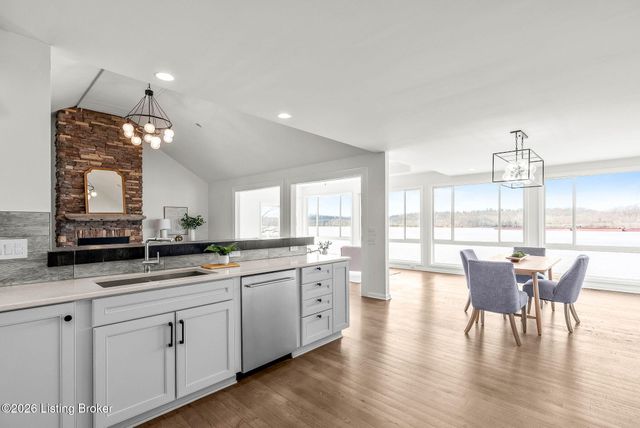 1726 Riverside Dr, Prospect, KY 40059