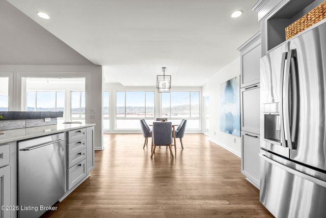 1726 Riverside Dr, Prospect, KY 40059