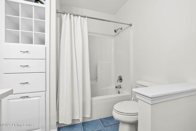 1726 Riverside Dr, Prospect, KY 40059