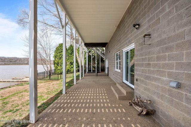 1726 Riverside Dr, Prospect, KY 40059