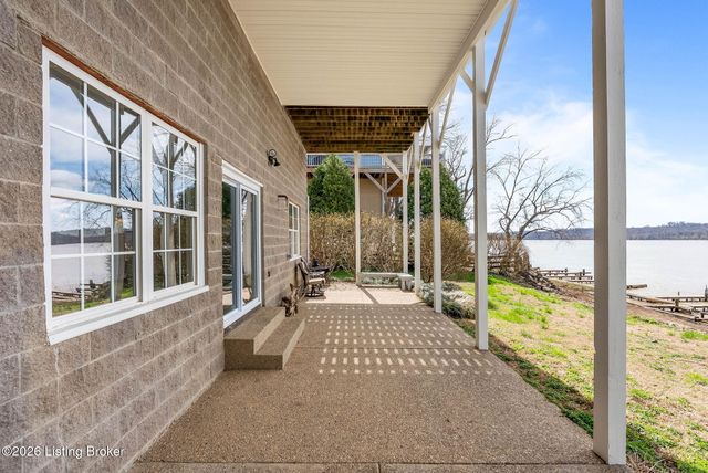 1726 Riverside Dr, Prospect, KY 40059