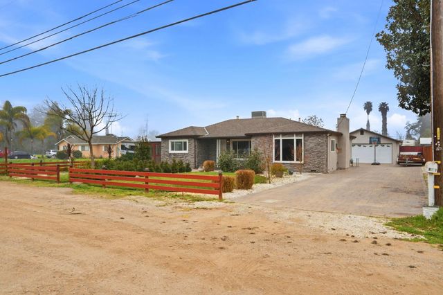 3917 Santa Fe St, Riverbank, CA 95367