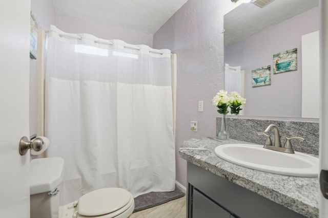 3917 Santa Fe St, Riverbank, CA 95367