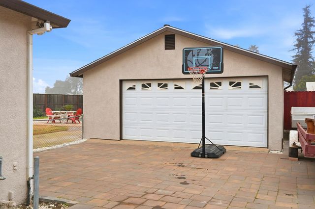 3917 Santa Fe St, Riverbank, CA 95367