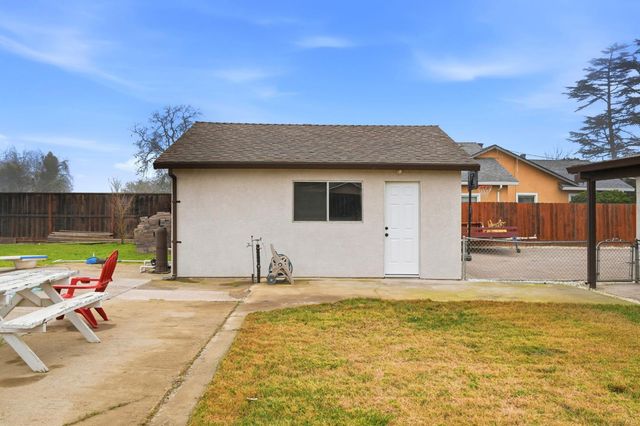 3917 Santa Fe St, Riverbank, CA 95367