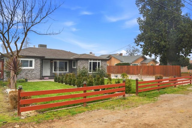 3917 Santa Fe St, Riverbank, CA 95367