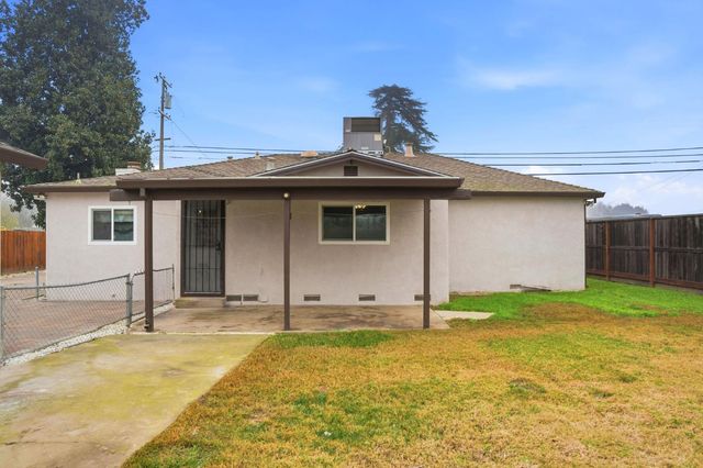 3917 Santa Fe St, Riverbank, CA 95367