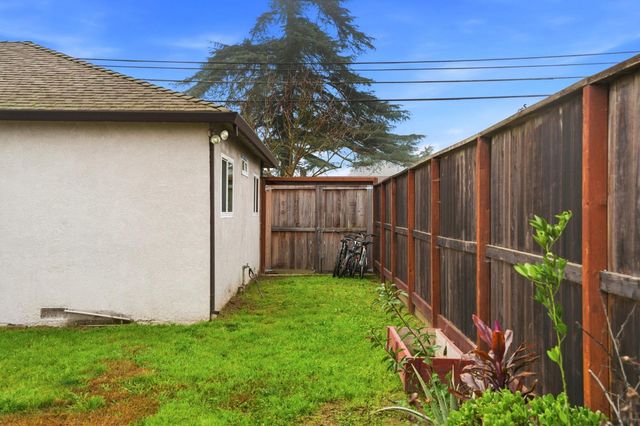 3917 Santa Fe St, Riverbank, CA 95367