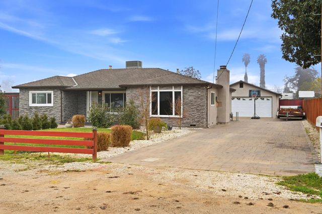 3917 Santa Fe St, Riverbank, CA 95367