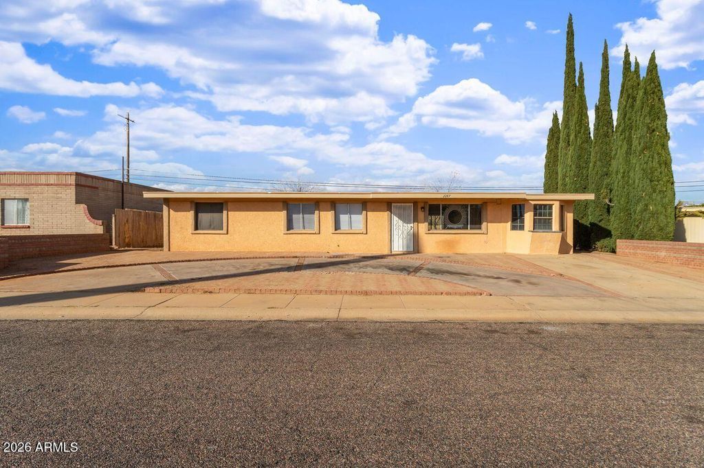 Image 1 of property listing at 2287 Santa Catalina Drive, Sierra Vista, AZ 85635
