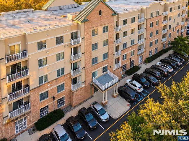 2408 Windsor Park Court, Englewood, NJ 07631