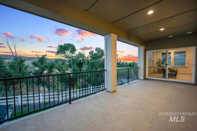 7061 W Waxwing Dr, Boise, ID 83714