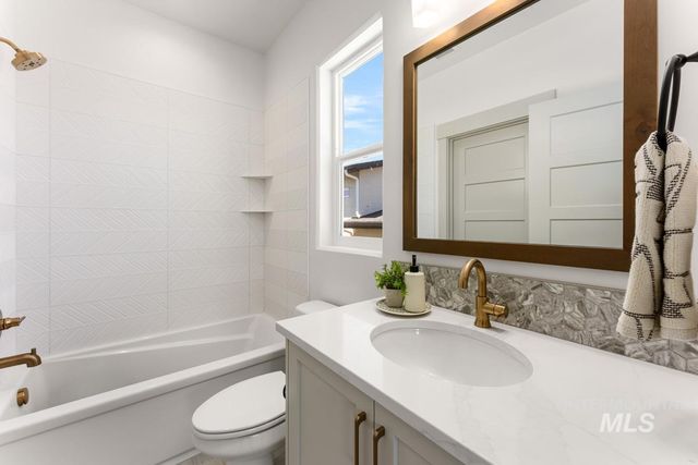7061 W Waxwing Dr, Boise, ID 83714
