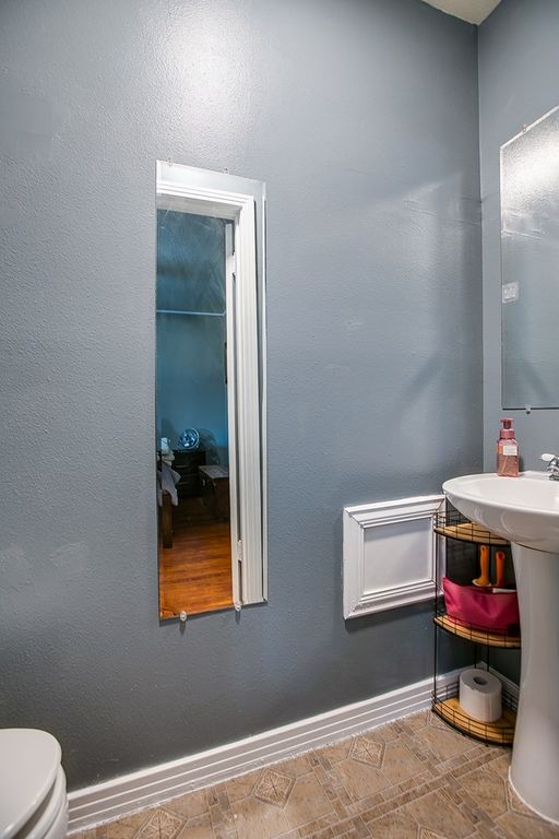 Image 10 of property listing at 313 Windham St, San Angelo, TX 76903