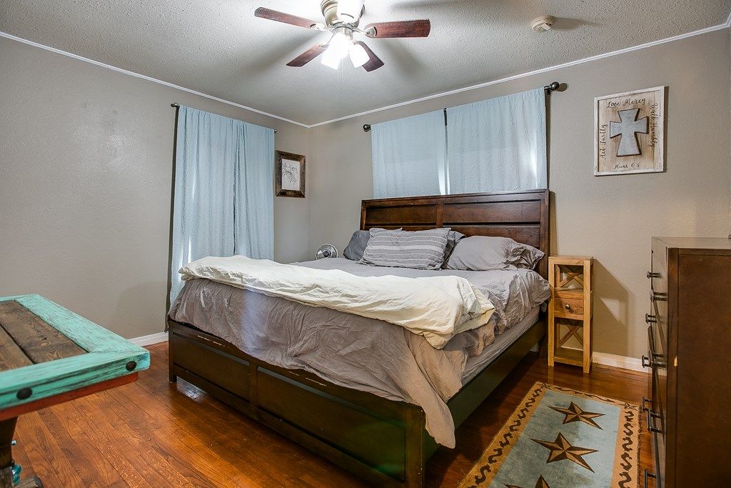 Image 9 of property listing at 313 Windham St, San Angelo, TX 76903