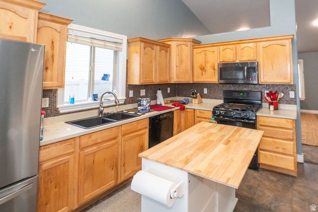 151 S SAM GATES RD, Ogden, UT 84404