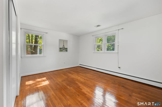31 Ravenwood Road, North Stonington, CT 06359