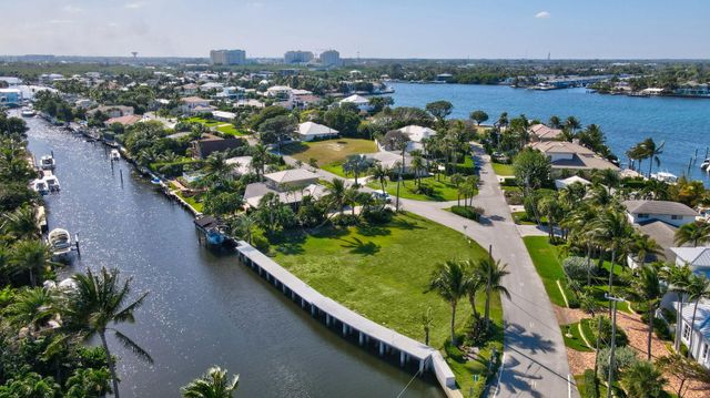 25 Sabal Island Drive, Ocean Ridge, FL 33435