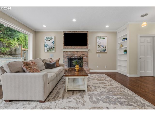 5825 RIDGETOP Ct, Lake Oswego, OR 97035