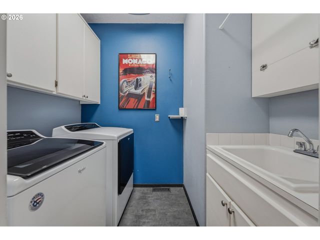 5825 RIDGETOP Ct, Lake Oswego, OR 97035