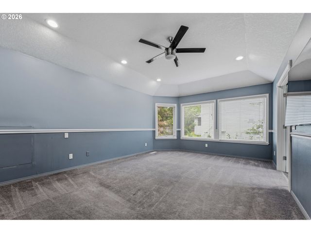 5825 RIDGETOP Ct, Lake Oswego, OR 97035