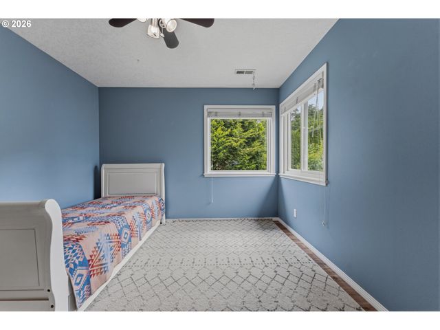 5825 RIDGETOP Ct, Lake Oswego, OR 97035