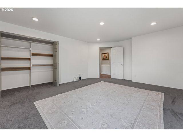 5825 RIDGETOP Ct, Lake Oswego, OR 97035