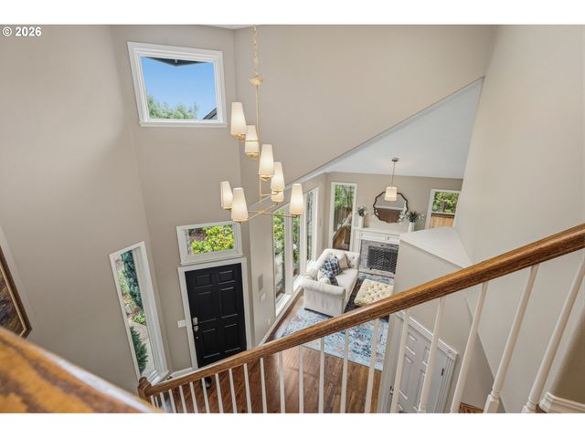 5825 RIDGETOP Ct, Lake Oswego, OR 97035