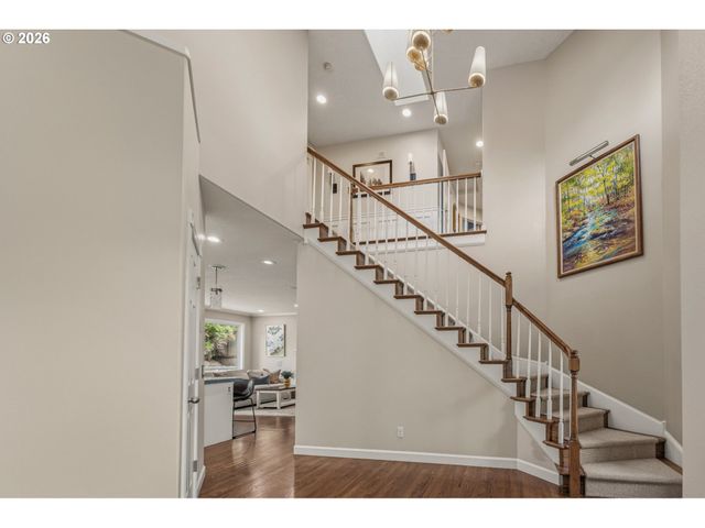 5825 RIDGETOP Ct, Lake Oswego, OR 97035