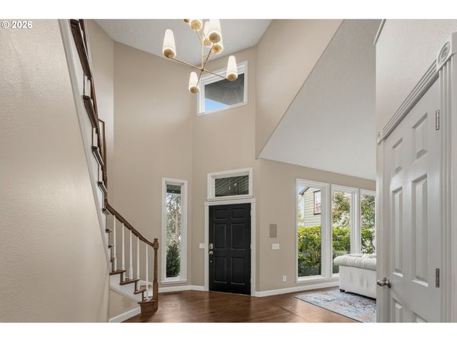 5825 RIDGETOP Ct, Lake Oswego, OR 97035