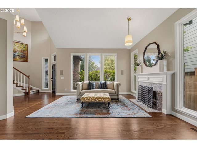 5825 RIDGETOP Ct, Lake Oswego, OR 97035