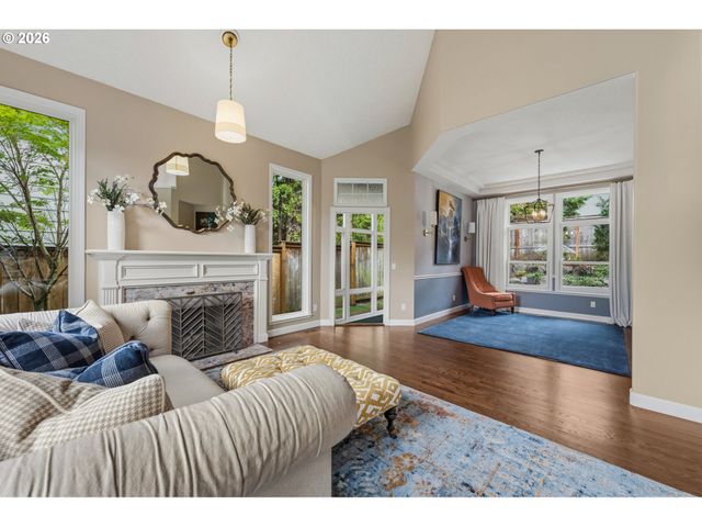 5825 RIDGETOP Ct, Lake Oswego, OR 97035