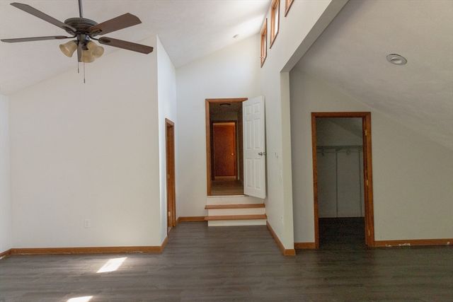 3 Rogler Farm Rd, Smithfield, RI 02917