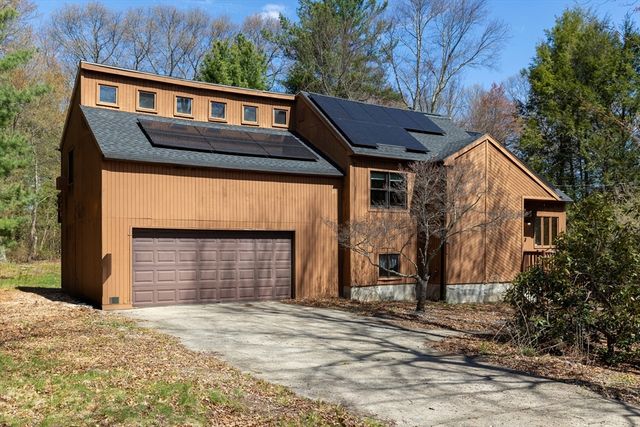 3 Rogler Farm Rd, Smithfield, RI 02917