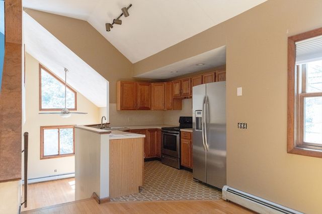 3 Rogler Farm Rd, Smithfield, RI 02917