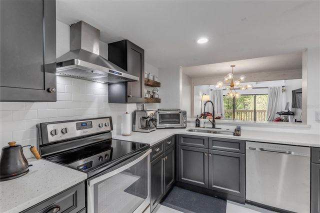 5472 PINE CREEK DRIVE 2006B, Orlando, FL 32811