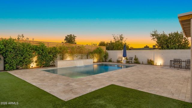 4049 E VISTA Drive, Phoenix, AZ 85032