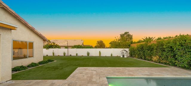 4049 E VISTA Drive, Phoenix, AZ 85032
