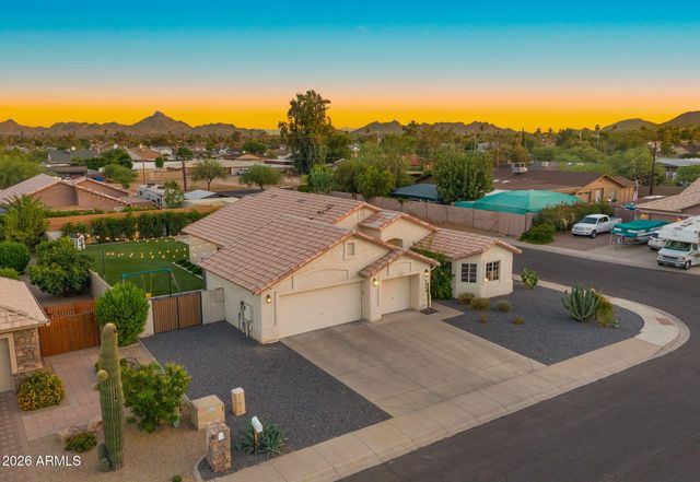 4049 E VISTA Drive, Phoenix, AZ 85032