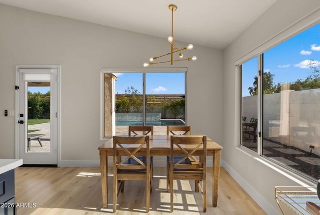 4049 E VISTA Drive, Phoenix, AZ 85032