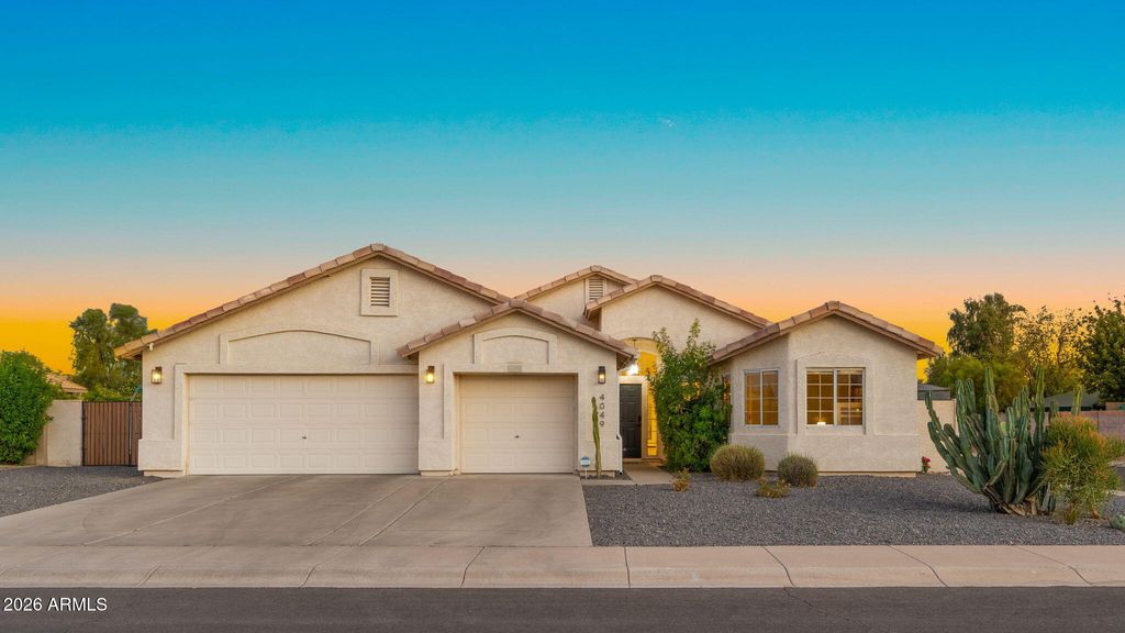 4049 E VISTA Drive, Phoenix, AZ 85032